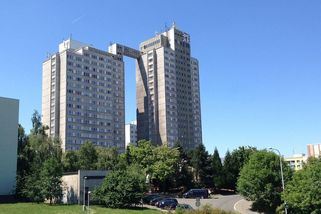 „Nebýt komunistů, tak dneska bydlíme v jeskyních.“ No, právě že vůbec - Médium.cz