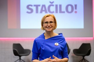 Českou televizi zestátníme a zlikvidujeme, prohlašuje Stačilo! - Novinky