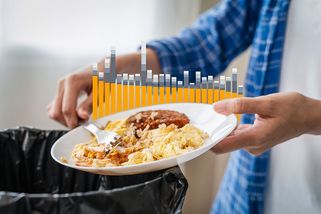 Jídlo za tisíce korun v koši. Extrémně plýtvá hlavně jedna skupina Čechů