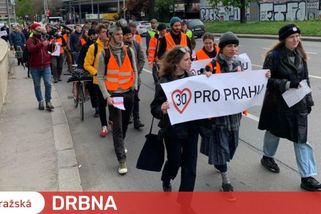 POLITICKÁ KORIDA: Mají mít aktivisté možnost blokovat dopravu v Praze?