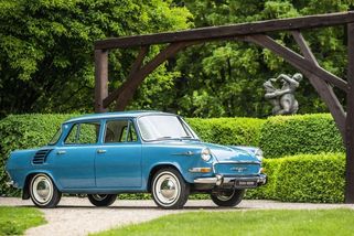 I za socíku u nás fungovaly autopůjčovny. Nabízely funglovky ze Západu, služby využili i slavní vrazi - Garáž.cz