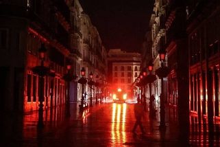 Na hodinu zhasnou. V sobotu se do tmy ponoří letiště, památky i česká města