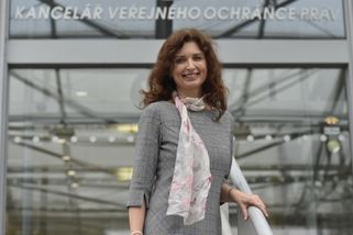 Šimůnková: Policisté při zákroku v Teplicích chybovali, zemřel při něm muž