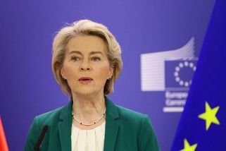 Vyšachovali Orbána. Von der Leyenová už ví, jak poslat Ukrajině klíčovou půjčku