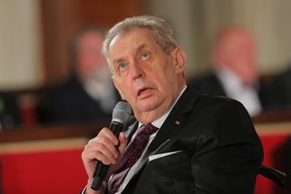 Flákanec, pasy nebo kanál komunistickej: Nejvtipnější momenty české politiky - Expres FM