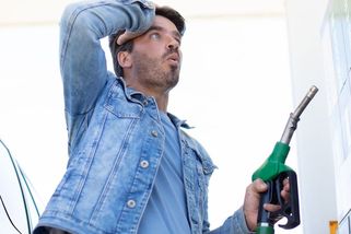 Cena benzinu prolomila rekordní hranici - Seznam Zprávy