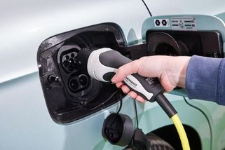 Nabíjení elektromobilů zlevňuje, s trochou chytrosti můžete jezdit levněji než s dieselem - Garáž.cz