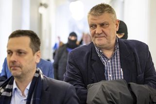 Špičky tenisového svazu posílaly „malé domů“ přes rodinu a známé - Novinky