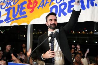 Demokratické primárky v New Yorku vyhrál muslim a Indoameričan Mamdani - Novinky