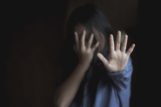 Dětská brutalita, jaká nemá obdoby. Děti mučily 11letou dívku - Novinky