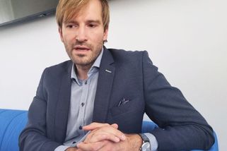 Česko je připraveno přijmout oběti tragického požáru ve Švýcarsku. Vojtěch napsal, co nabízí