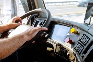 V Česku chybí až 25 tisíc profesionálních řidičů - Novinky