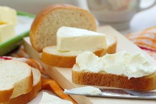 Velký test tavených sýrů: Který tavený sýr pohořel?