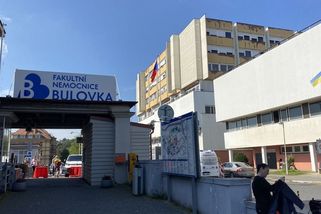 Záměna pacientek na Bulovce. Nemocnice za to propustila zaměstnankyni - Seznam Zprávy