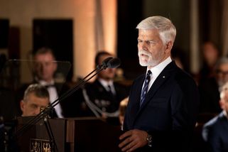 Zeman nepřijde na udělování vyznamenání. Nominovaných je přes 200 - Seznam Zprávy