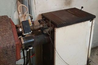 Za tento kotel dostávají Češi pokutu až 50 000 Kč. „Desítky tisíc domácností ho stále nevyměnily,“ varují experti. Kontroly už přitom běží