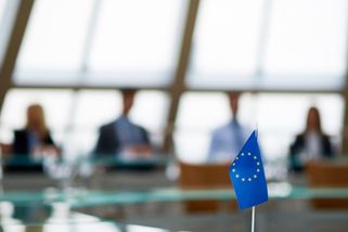 Brusel udeřil na pět zemí EU včetně Česka. Žaluje je za to, že se laxně staví k nařízení DSA