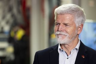 Skromný pokoj a motorky. Prezident Pavel vyvrátil fámy o luxusní dovolené - Seznam Zprávy