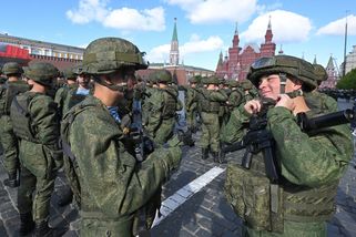 Armáda opět lapá po dechu, tak Putin nadělil Rusům vánoční dárek dříve. Opět vyhlásil velké odvody, aby doplnil ztráty