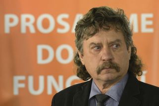 Jan Keller chválí Baštovu morální integritu a Babi...