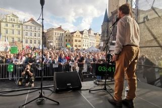 prahain.cz/politika/projev-jana-hrusinskeho-otrasl-centralou-ano-a-spd-24852.html