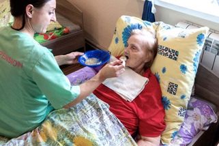 „Starám se o nemocnou matku a nemám kvůli tomu čas na vlastní život. Doufám, že se mi to vyplatí“ píše Zuzana. Sestry podle ní nemají nárok na dědictví