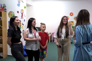 VIDEO: Ukrajinci se vypořádávají se změnou v dávkách na bydlení. Samoživitelka Olena běduje
