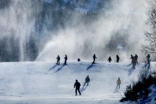 Není dne, kdy by se neodehrála rvačka. Rakouská střediska se potýkají s násilnostmi mezi lyžaři