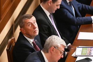 Piráti už chodí normálně. Poslanci druhý den jednají o vyslovení důvěry vládě - Echo24.cz