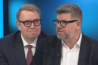 Kabaret, směšné, dětinské. Piráti to za couvání ve Sněmovně schytali od koalice i opozice