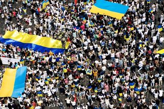 Čecháčci volají po demisi, chystá se další naprosto zbytečný protest s protiukrajinským podtónem - Médium.cz