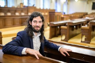 Co dnes dělá Ferjenčík: Je vidět ve Sněmovně, i když není poslancem. Chystá velký politický návrat