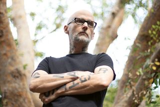 RECENZE: Mobyho óda na ticho. Medituje o přežití v chaosu | Headliner