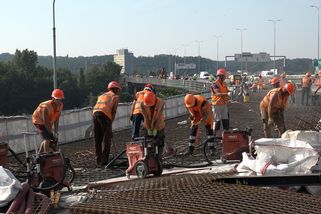 Nečekané závady. Oprava Barrandovského mostu má skončit až ke konci roku - Novinky