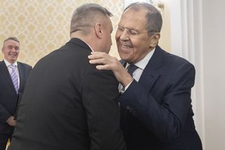 Danko v ruských obchodech jen zářil. Pak si nechal od Lavrova „vysvětlit základní příčiny konfliktu“ - Novinky