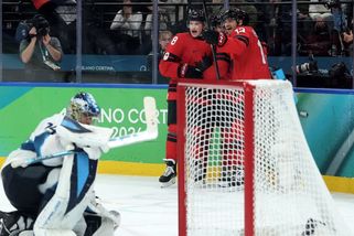 Kanaďané jsou ve finále, po obratu ve třetí třetině porazili Finsko 3:2 - Seznam Zprávy
