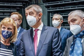 Lžete, nikdy jsem nic nepodepsal, reaguje Babiš na důkaz o spolupráci s StB - Seznam Zprávy