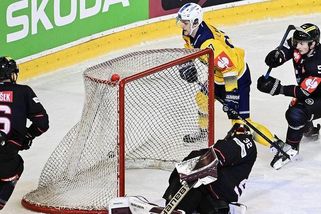 Emoce na Spartě! Z Jokinena po „nehorázném zásahu do hlavy“ létaly vulgarity, Safina sepsul i Patera - Sport.cz