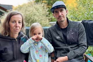 Lékaři na ultrazvuku nenašli, že nenarozenému dítěti chybí stehenní kost. Odškodné rodiče nedostanou