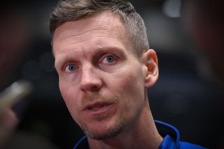 Berdych poprvé v roli kapitána. Tenistům rozdal kulichy a řešil světla v hale - Sport.cz