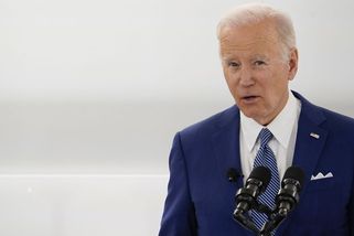 Putin zvažuje použití chemických zbraní na Ukrajině, uvedl Biden - Novinky