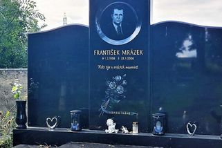 Na hrobě kmotra Františka Mrázka zbyla uschlá růže. Najatý vrah čekal v třeskutém mraze, říká Josef Klíma