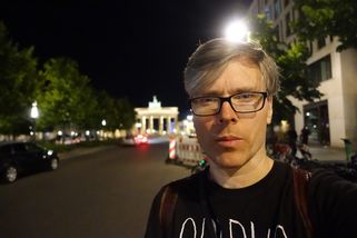 Mardoša z Tata Bojs o plechovce s kakaem, zatmění Slunce nebo o „upřímnosti tápajících“