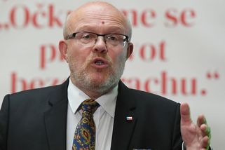 Bílá plomba zdarma i odměny lidem, kteří pečují o zdraví. Vláda schválila novelu ke zdravotnímu pojištění - Novinky