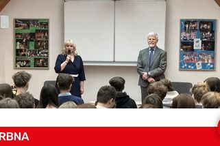 Prezident Pavel zahájil návštěvu Prahy, debatuje se školáky