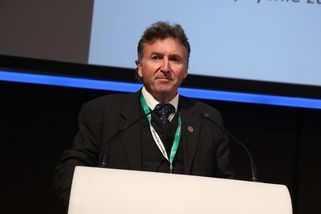 Přestaňte vymýšlet nesmysly a rozjeďte seriózní kampaň na podporu očkování, vyzývá ministra zdravotnictví prezident ČLK