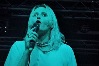 Proč je scientoložka v Linkin Park pro některé problém - Médium.cz