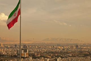 Francie, Británie a Německo zvažují úder na Írán. Ve hře je ničení íránských raket a dronů u zdroje - Echo24.cz