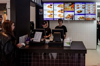 Oblíbený řetězec v Česku ruší pokladny a zavádí platby obličejem