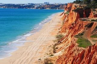 Nejkrásnější pláže světa za rok 2024: první tři příčky drží Evropa! Najdete svého favorita?